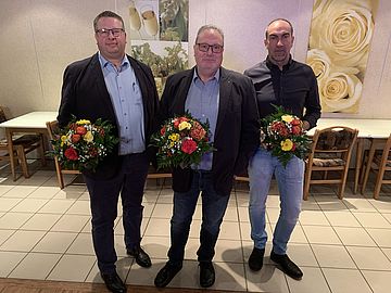 Stv. Bürgermeister Michael Feldker, Bürgermeister Hans-Peter Langels und Verwaltungsvertreter Andreas Strieker